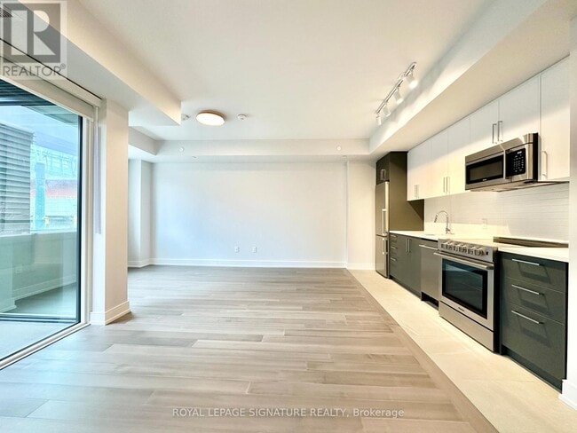 Photo du bâtiment - 664 Spadina Ave.