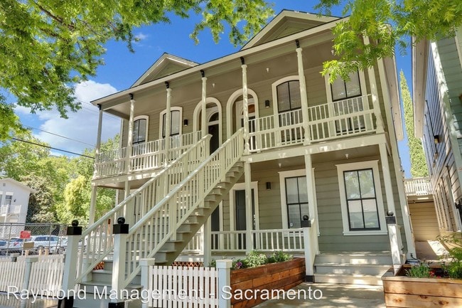 Building Photo - 608 10th St