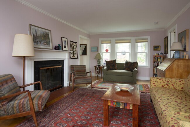 Building Photo - 16 Roundwood Rd