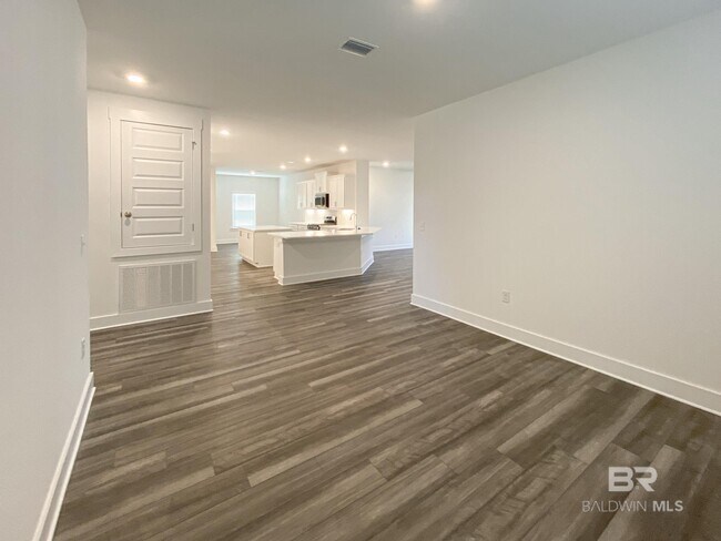Foto del edificio - 510 Hardwood Ave
