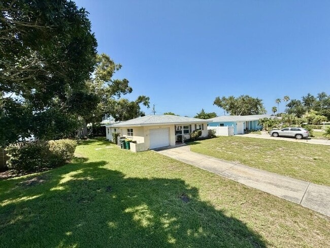Building Photo - 14218 Sharon Dr