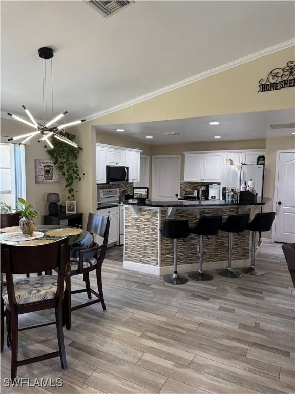 Foto del edificio - 315 Tropicana Parkway W