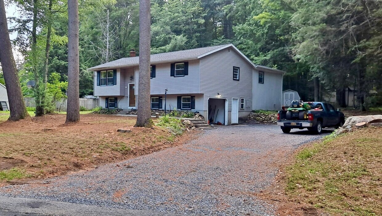 Foto principal - 148 Sandhill Rd
