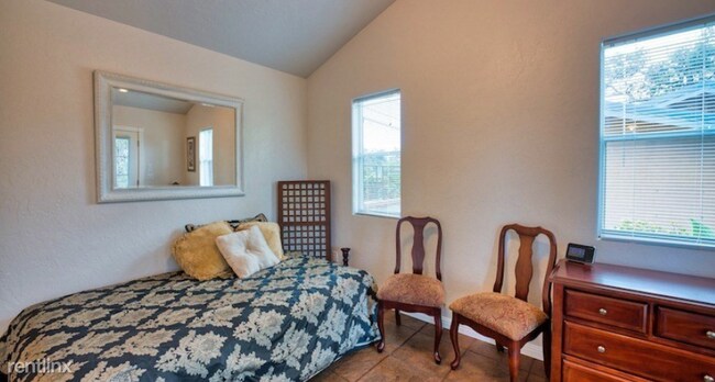 Building Photo - Studio, 1 bath House - 92-8703 Tiki Lane O...