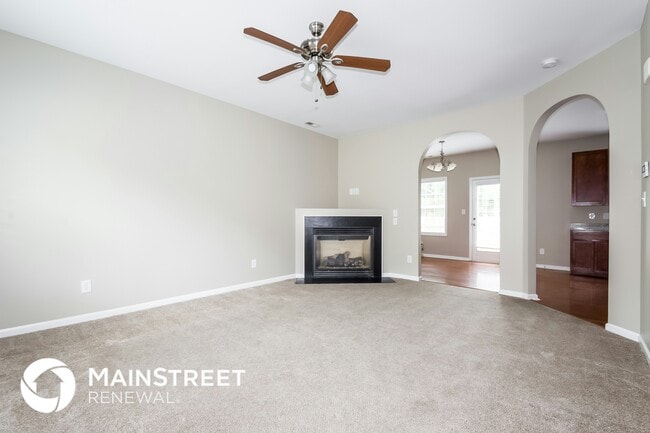 Building Photo - 811 Woodside Park Ln
