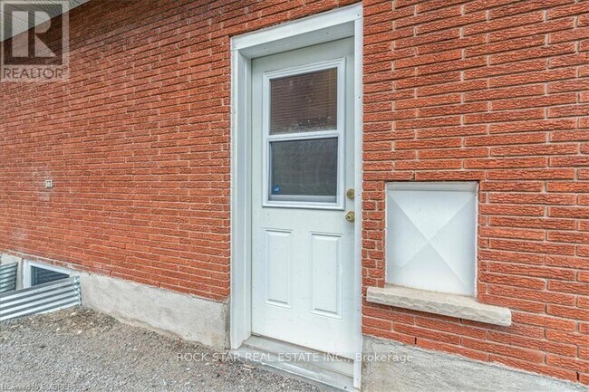 Photo du bâtiment - 10 Westdale Dr