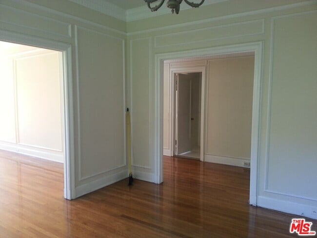 Building Photo - 3278 Wilshire Blvd