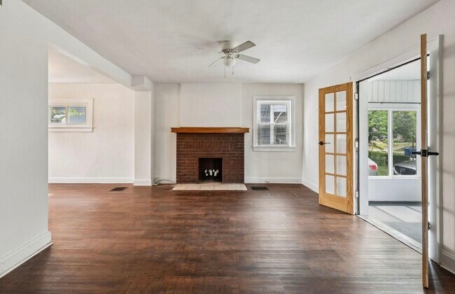 Foto del edificio - 1066 Kelton Ave