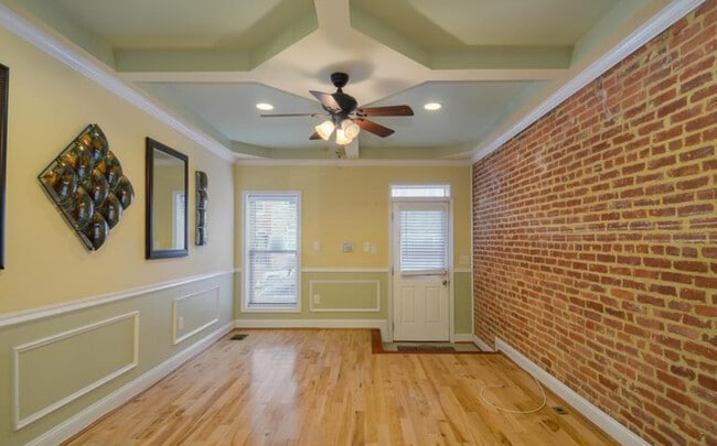 Foto del edificio - 2326 E Fayette St