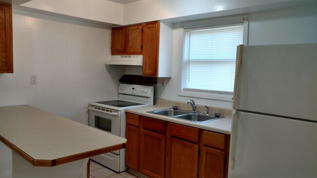 Building Photo - 875 E Little Creek Rd