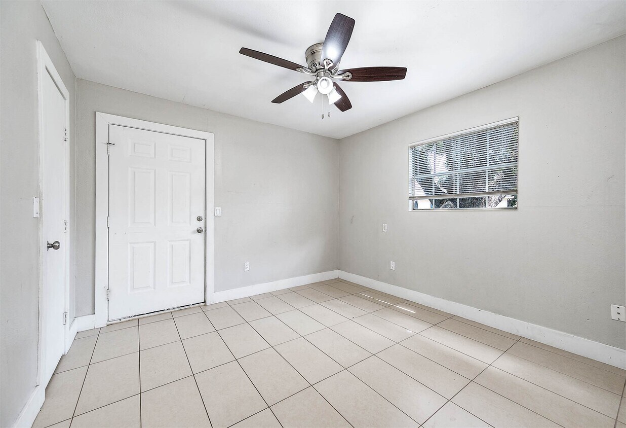 Foto del edificio - 1711 Fourcade St