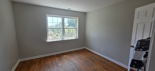 Building Photo - 769 Sylvan Ave