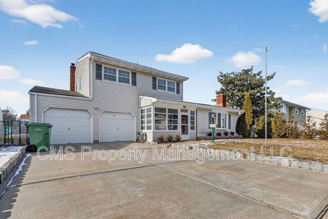 Foto del edificio - 77 Marsh Ave