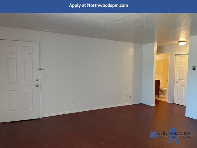 Building Photo - Very Nice 1 Bedroom 1 Bath Apartment