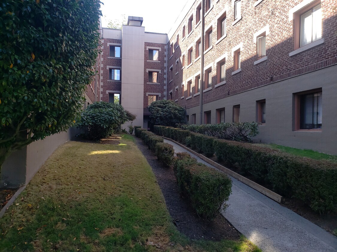 Foto del edificio - 422 Tacoma Ave S