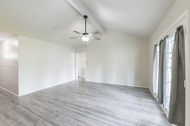 Foto del edificio - 5514 Vickita Dr