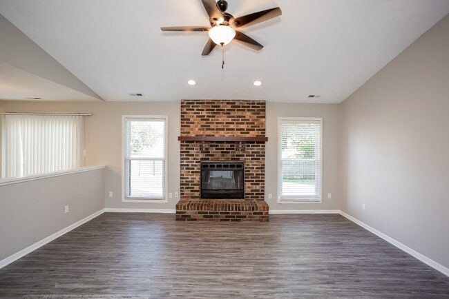 Building Photo - 6682 Dunsany Ct