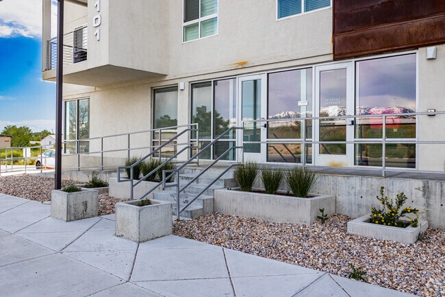 Building Entrance - 2101 N Main St