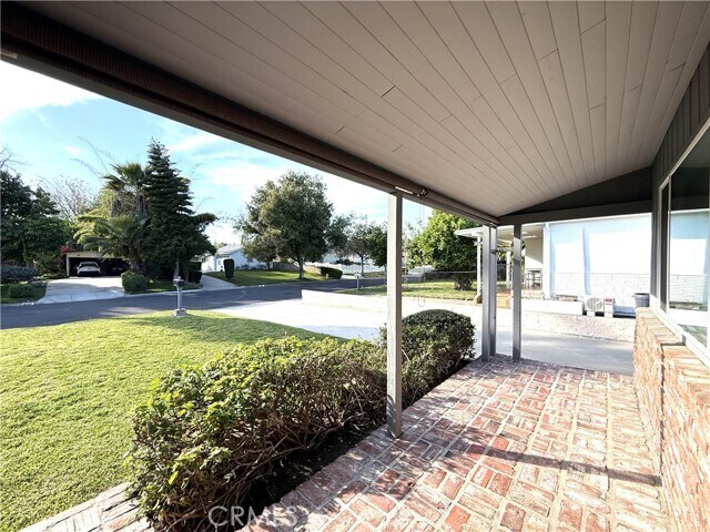 Foto del edificio - 6226 Ivar Ave