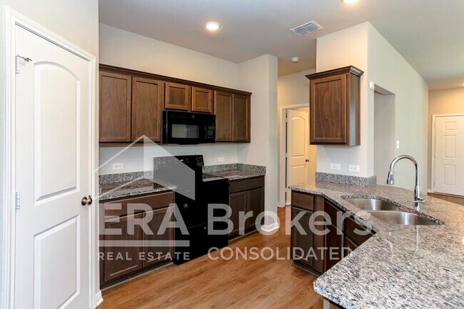 Building Photo - 2072 Dade Loop