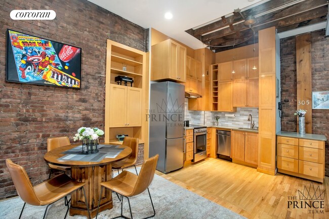 Foto del edificio - 23 E 10th St