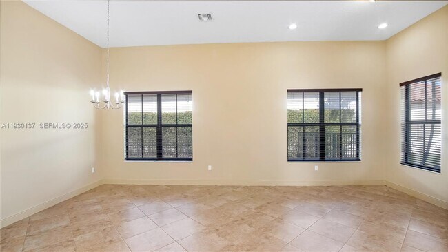 Foto del edificio - 3712 NW 82nd Dr