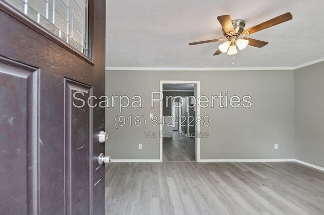Foto del edificio - 734 N Walnut Creek Dr