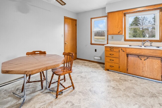 Foto del edificio - 124 Blaine Rd