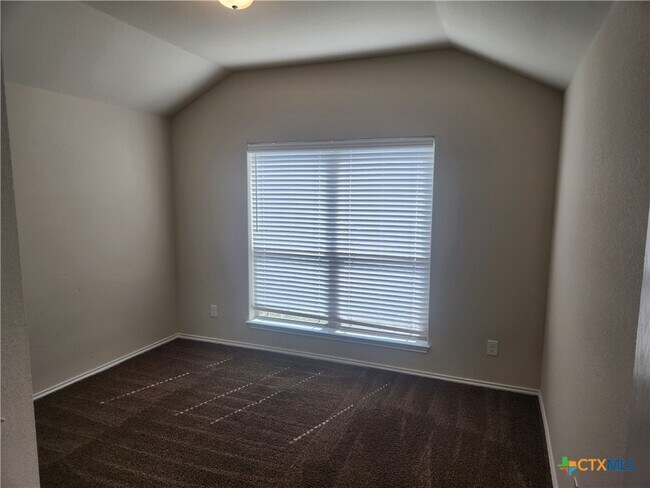 Building Photo - 2320 Petersburg Ln