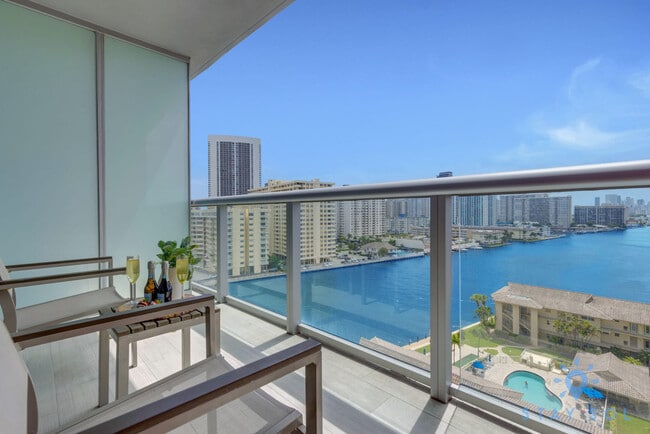 Foto del edificio - 2602 E Hallandale Beach Blvd