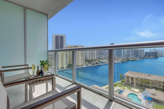 Building Photo - 2602 E Hallandale Beach Blvd