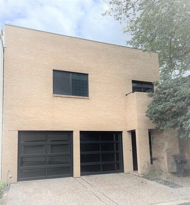 Foto del edificio - 516 S Post Oak Ln
