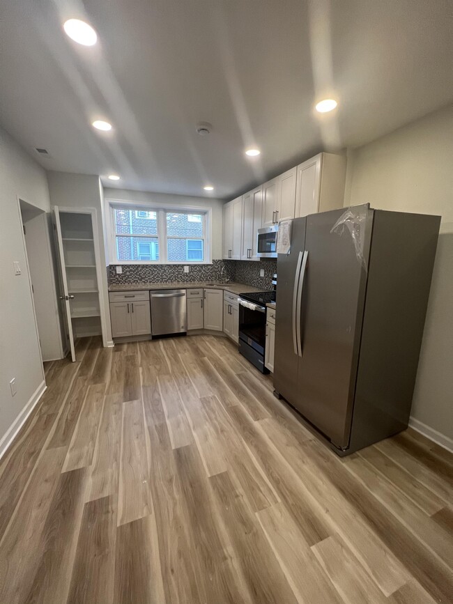 Building Photo - 5919 Agusta St