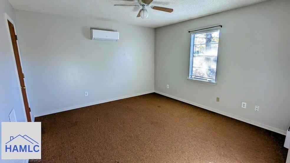 Foto del edificio - 7214 NE Live Oak Loop