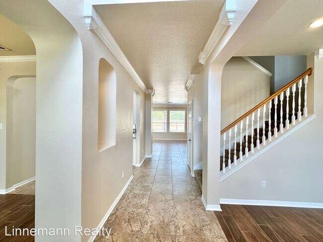 Building Photo - 4 br, 2.5 bath House - 419 Ponderosa Drive