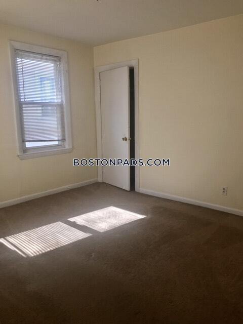 Building Photo - 112 Readville St