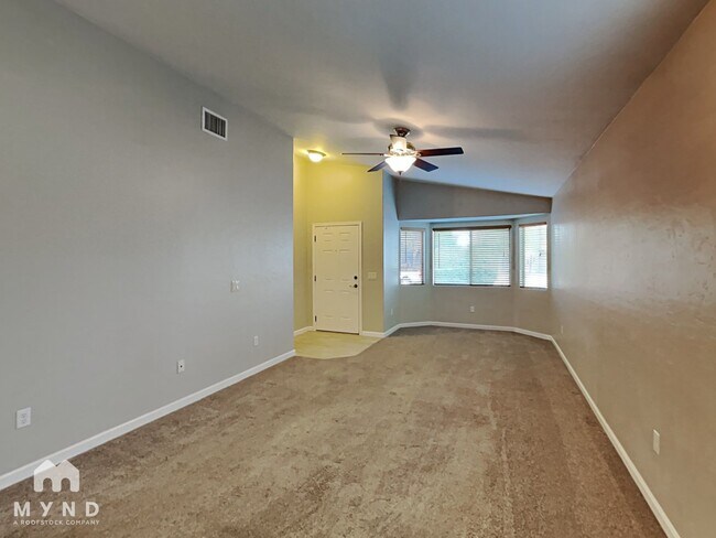 Foto del edificio - 7369 S Pacific Willow Dr