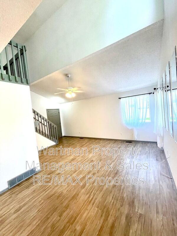 Foto del edificio - 4570 Witches Hollow Ln