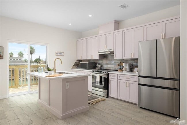 Foto del edificio - 15 Bass Ave