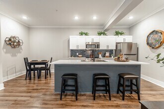 Foto principal - Pointe Grand Brick City