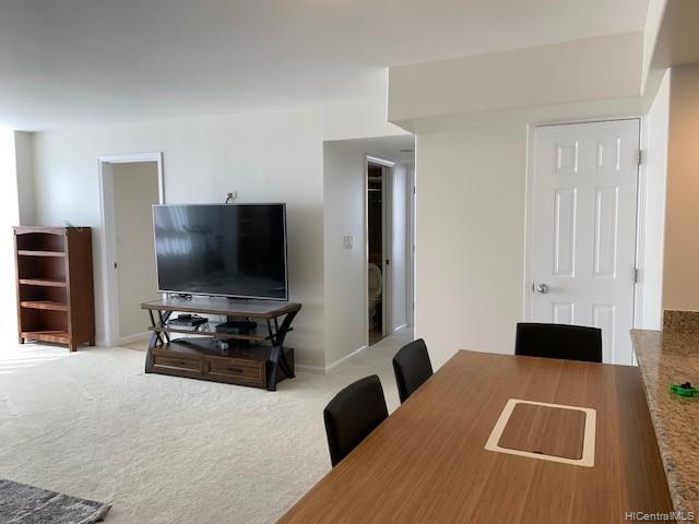 Building Photo - 581 Kamoku St
