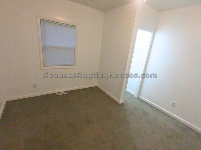 Foto del edificio - 3708 N Kenwood Ave
