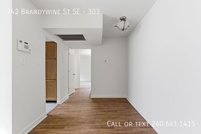 Photo - 742 Brandywine St SE House