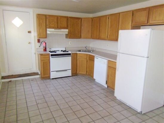 Kitchen - 4137 Ridge Ave