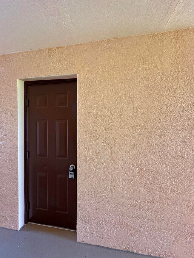 Foto del edificio - 131 SW Palm Dr