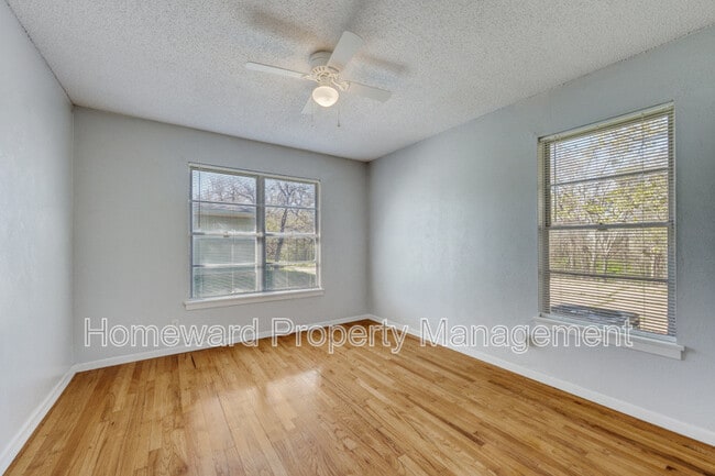 Building Photo - 7 Pershing Dr