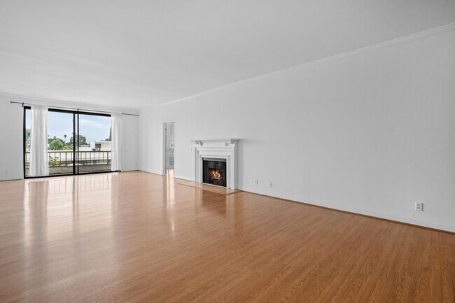 Building Photo - 4454 Ventura Canyon Ave