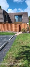 Building Photo - 3218 Vista Oaks Cir NE