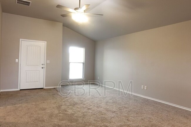 Building Photo - 13305 Vernon Ave