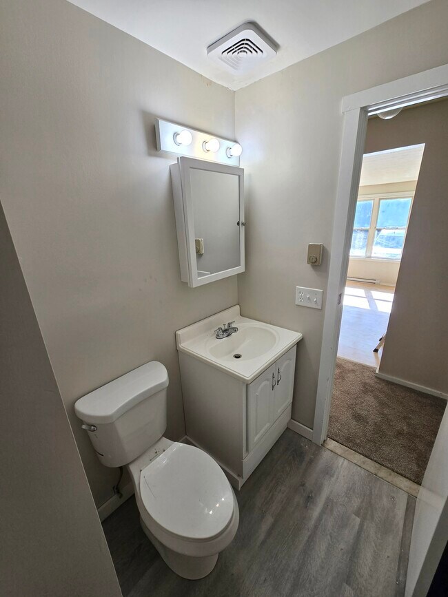 Foto del edificio - 949 Pleasant Valley Rd #8-4